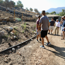 El president de la Generalitat, Juanfran Pérez Llorca, visita ganaderías afectadas por el incendio de la Vall d'Uixó´