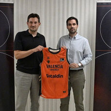 Xavi Albert en su presentación como entrenador del Valencia Basket