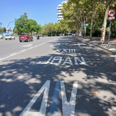 Nueva señalización en la avenida Joan XXIII de Valencia