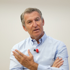 (Foto de ARCHIVO)
El presidente del Partido Popular, Alberto Núñez Feijóo, durante una entrevista para Europa Press, en la sede autonómica del PPdeG, a 21 de agosto de 2026, en Santiago de Compostela, A Coruña, Galicia (España). Núñez Feijóo es funcionario del Cuerpo Superior de la Administración General de la Junta de Galicia desde 1985, y desempeñó distintos puestos administrativos hasta que en 1991 ingresó en la política activa, al ser nombrado secretario general técnico de la Consejería de Agricultura, Ganadería y Montes de la Junta de Galicia. Fue presidente de la Junta de Galicia desde 2009 hasta 2022 y senador en las Cortes Generales por designación del Parlamento de Galicia, entre 2022 y 2023. Es el actual presidente del Partido Popular desde 2022.

César Arxina / Europa Press
22 AGOSTO 2026
21/8/2026