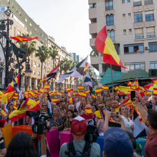 Ciudadanos ceutíes manifestándose contra la situación en su ciudad