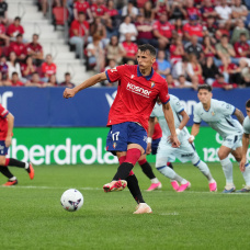 PAMPLONA, SPAIN - AUGUST 31: Ante Budimir of Osasuna scores his team’s first goal from the penalty spot during the LaLiga EA Sports 2026/27 match between CA Osasuna and Getafe CF at Estadio El Sadar on August 31, 2026 in Pamplona, Spain. (Photo by Juan Manuel Serrano Arce/Getty Images)