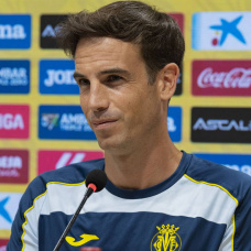 El entrenador del Villarreal Iñigo Pérez en rueda de prensa