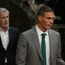 El ministro del Interior, Fernando Grande-Marlaska, y el presidente del Gobierno, Pedro Sánchez