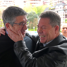 El portavoz del PSOE en el Congreso, Patxi López, y el presidente de Castilla-La Mancha, Emiliano García-Page.