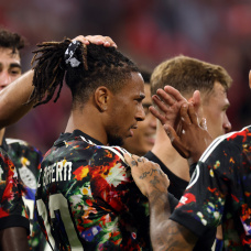 Olise le metió tres goles al Unión Berlín: siete le hizo el Bayern