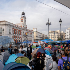 Acampada en Sol (Madrid) por el decreto Maricarmen