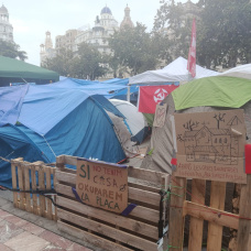 Acampada por la vivienda en Valencia