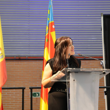 La alcaldesa de Catarroja, la socialista Lorena Silvent, en el homenaje