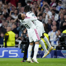 Yan Diomandé celebra su golazo ante el RB Leipzig con Kylian Mbappé