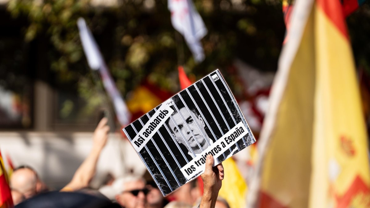 Un cartel de protesta durante la concentración de este 20 de octubre