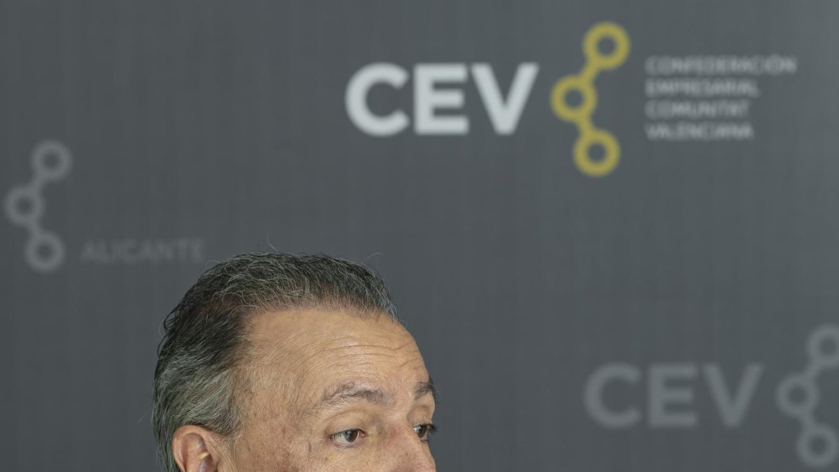 El presidente de la CEV, Salvador Navarro.