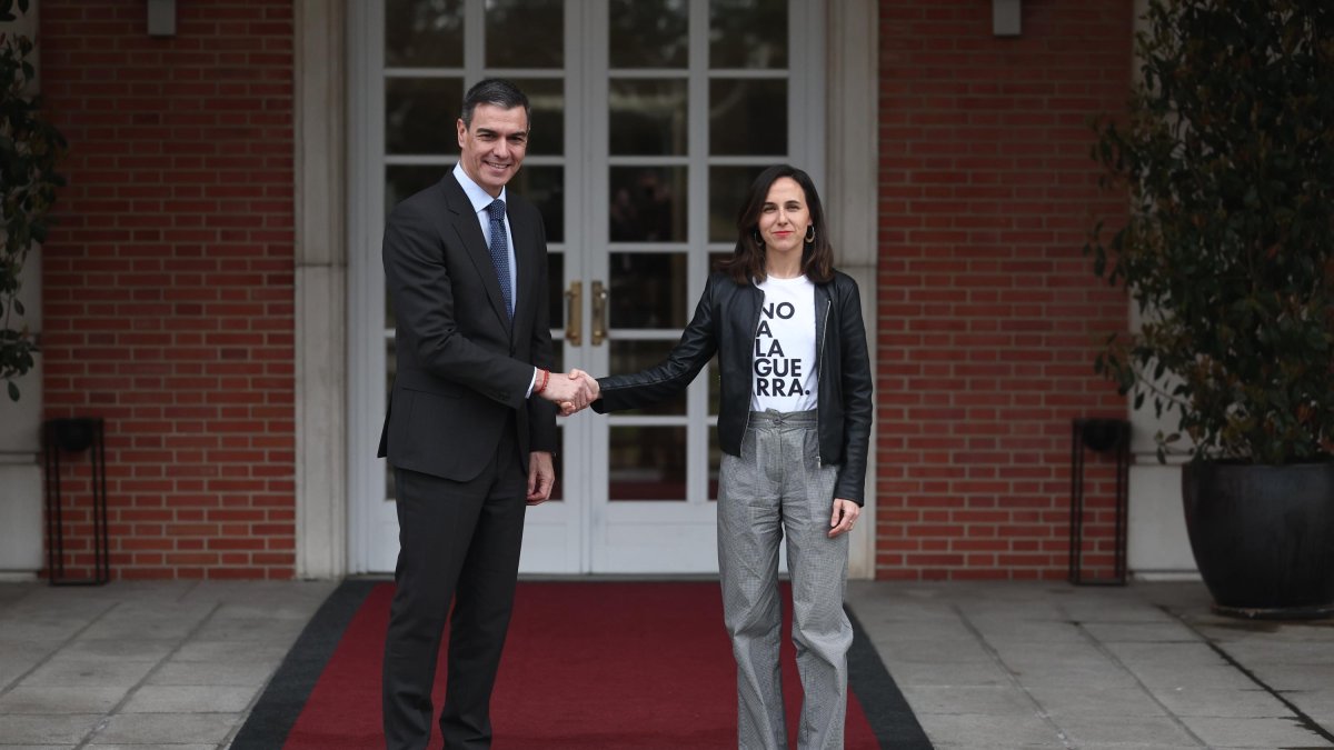 Ione Belarra, con su camiseta de 