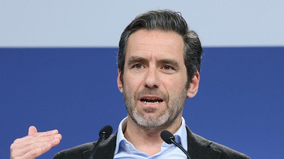 Borja Sémper acusa a Sánchez de intentar sacar otro conejo de la chistera : "El PSOE tiene más imputados que diputados"