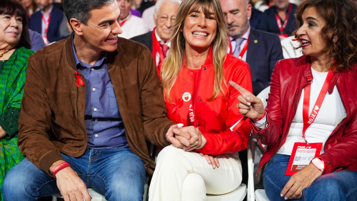 Peinado envía a Begoña Gómez al banquillo, le retira el pasaporte y le prohíbe salir de España