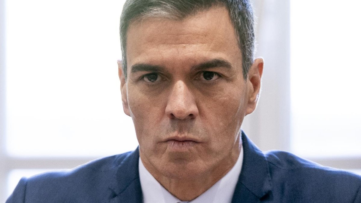 Sánchez se hunde: odiado y enfangado en corrupción