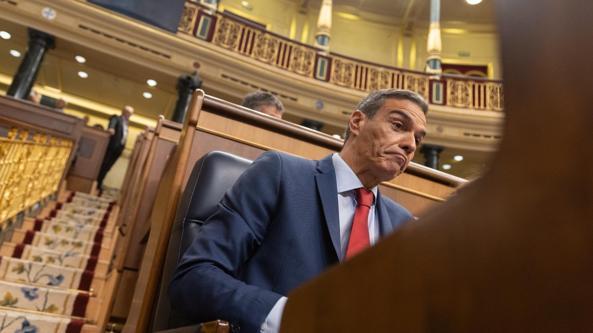 Sánchez, de disparate en disparate, para no hablar ni de Begoña Gómez ni de su hermano