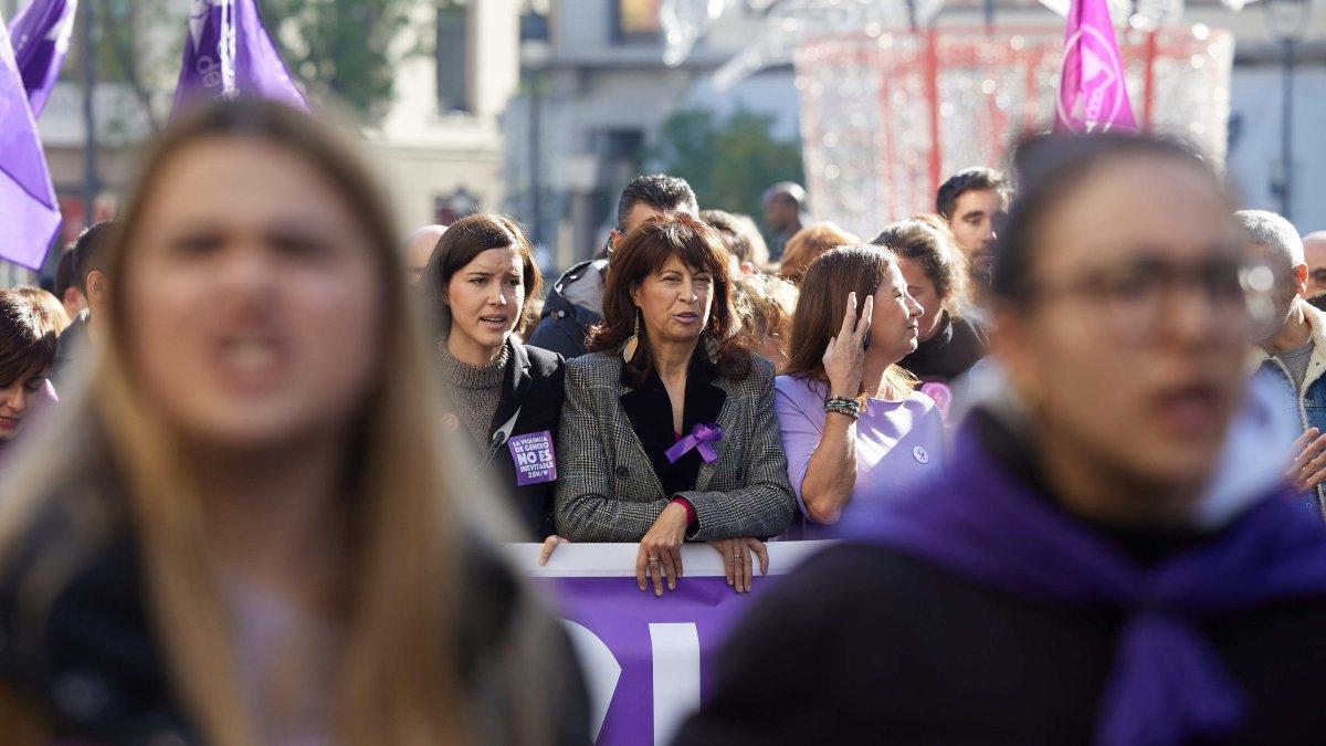 El escándalo de las pulseras deja al PSOE y a Igualdad KO por su nefasta gestión