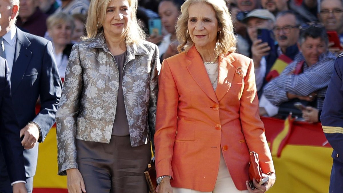 ¿Qué se esconde detrás de la reaparición de la infantas Elena y Cristina en un acto institucional?