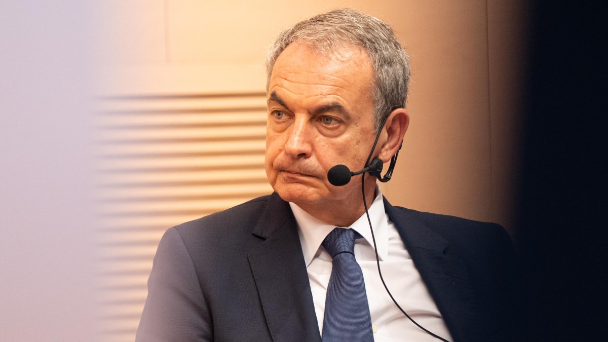 Zapatero se lleva un disgusto con el Nobel de la Paz a María Corina Machado: Sánchez guarda silencio