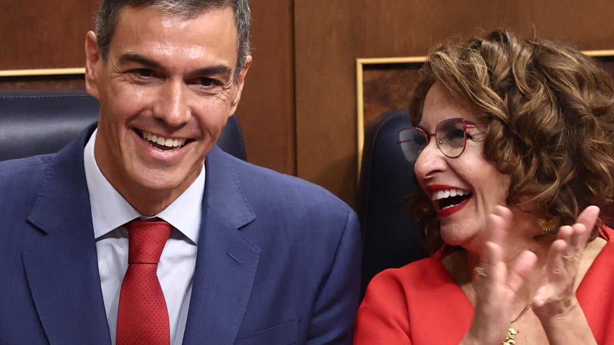 Ana Rosa Quintana denuncia el "show" de Sánchez y Montero: Faemino y Cansado en el Congreso