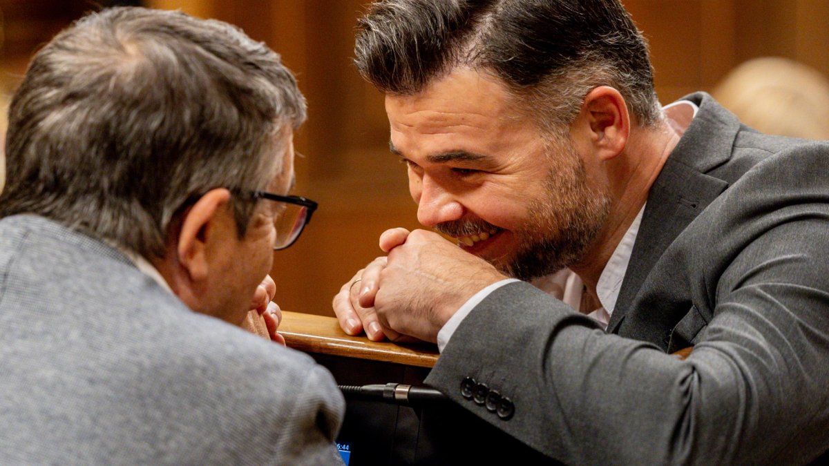 Rufián denigra a María Corina Machado en otra exhibición del Club de la Comedia