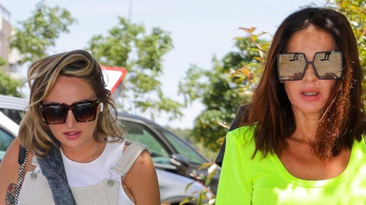 Olga Moreno pone el broche "lacrimógeno" a la entrevista de Rocío Flores atacando a Rocío Carrasco