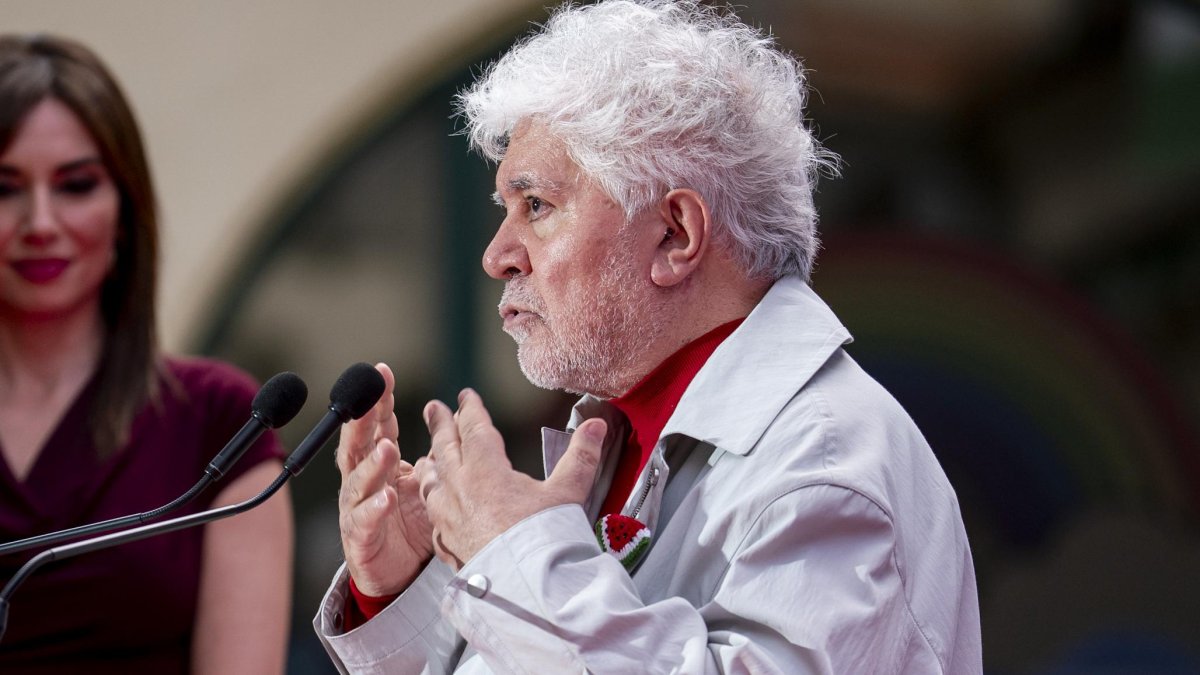 Almodóvar mendiga más subvenciones: "este Gobierno es ahora más necesario que nunca"