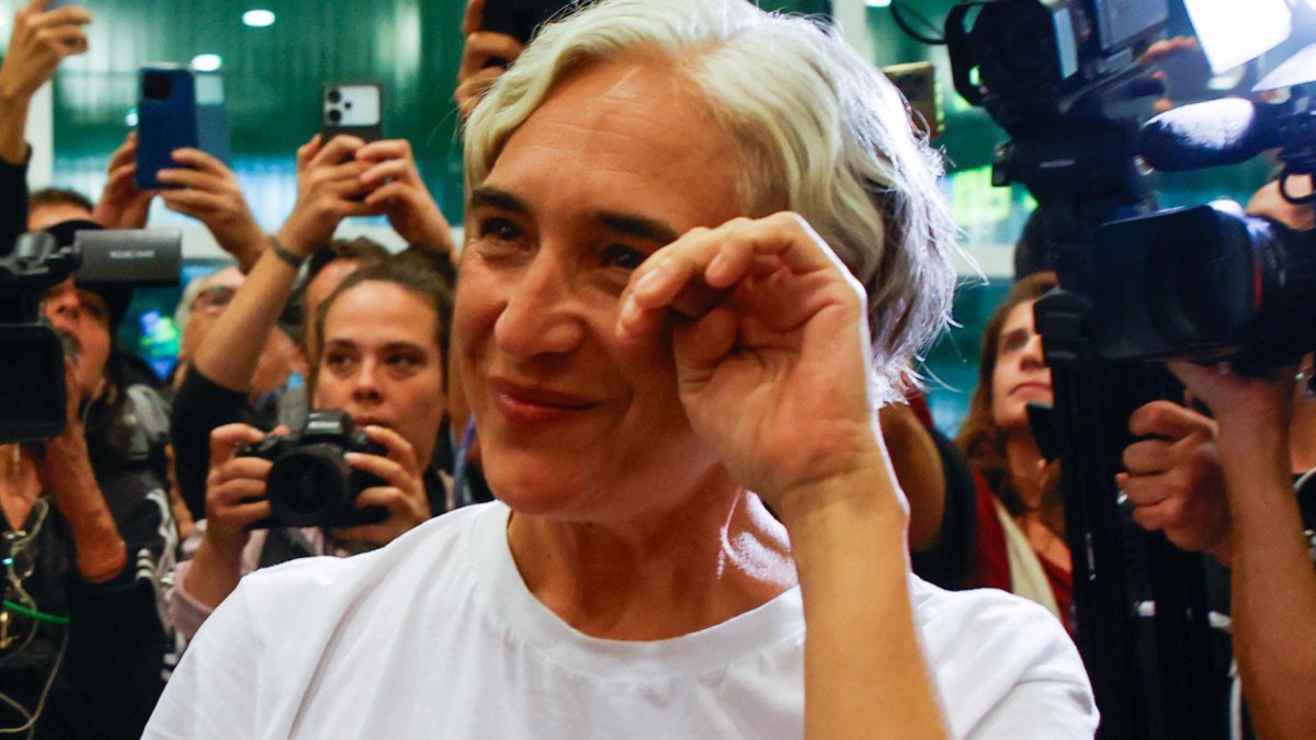 Ada Colau ficha como tertuliana en TV3: de la flotilla al plató sin escala
