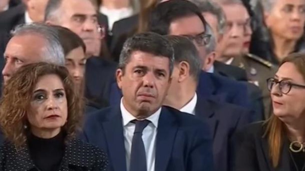 Momento en el que Mazón recibía los insultos