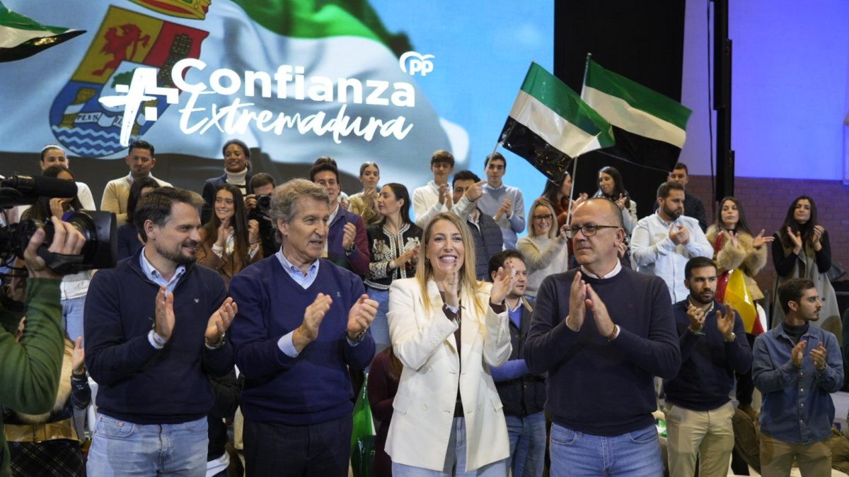 Llegó el día: María Guardiola se lanza a por la mayoría absoluta para marcarle el camino a Feijóo