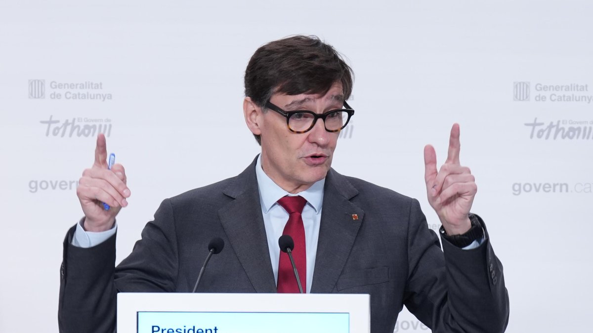 El Govern de Illa quiere financiar a los ayuntamientos según los inmigrantes que acojan