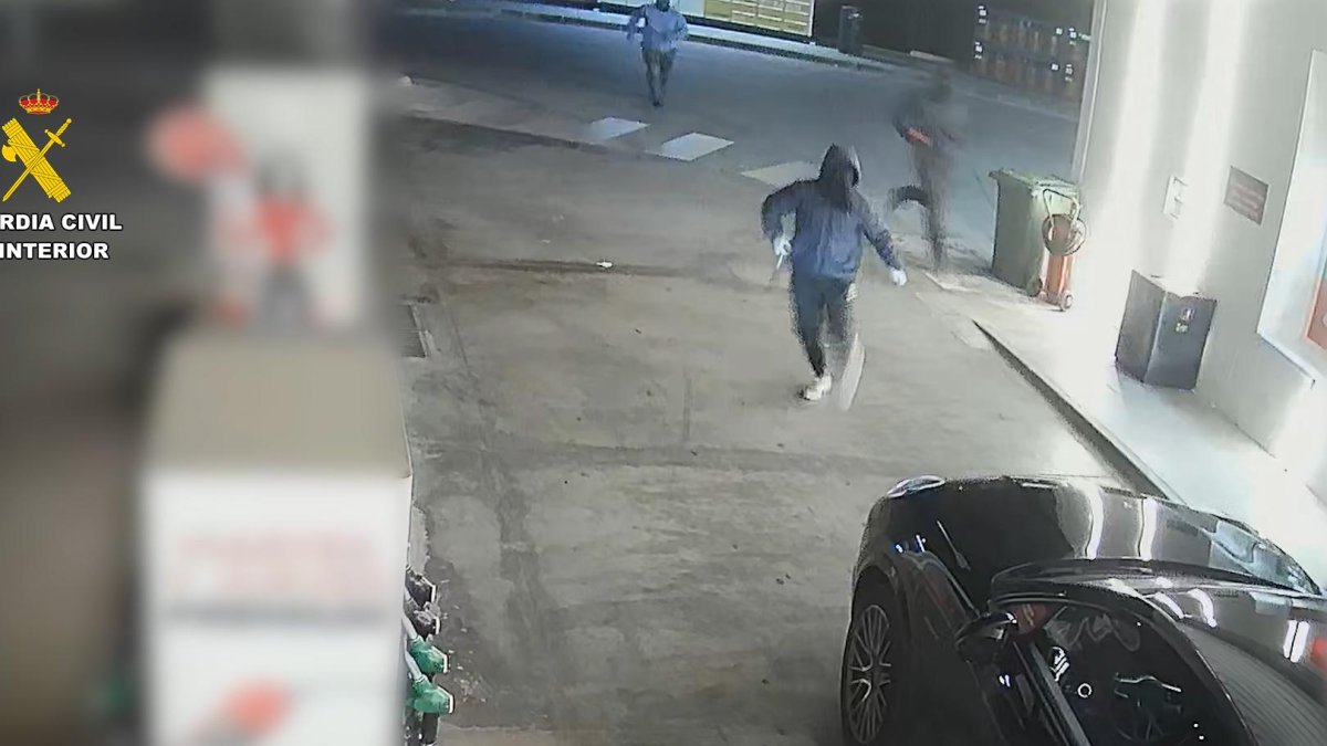 Desmantelada una banda dedicada a asaltar gasolineras, viviendas y comercios en Cuenca y Albacete