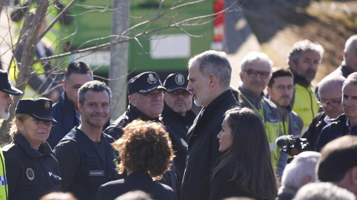 El Rey Felipe responde a Pedro Sánchez con las fotos del accidente más dañinas para Moncloa