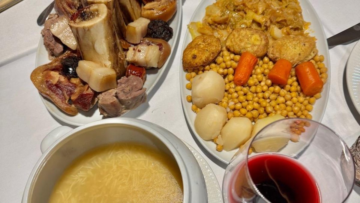 Un cocido madrileño con sus tres vuelcos