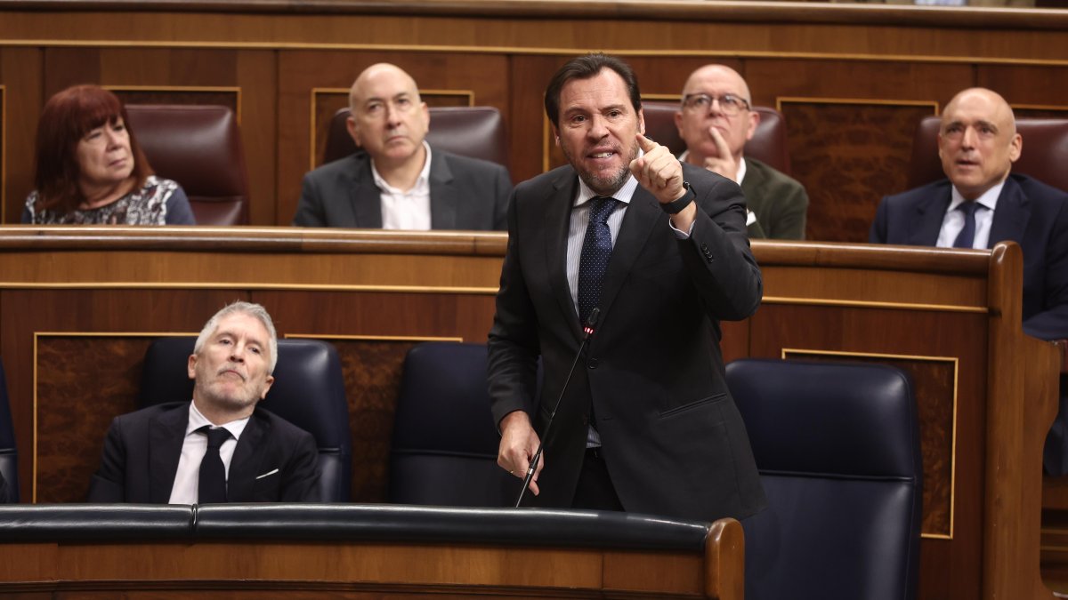 Transportes culpa al 112 del retraso en atender a los pasajeros del Alvia para tapar la responsabilidad de Adif y Renfe en Adamuz