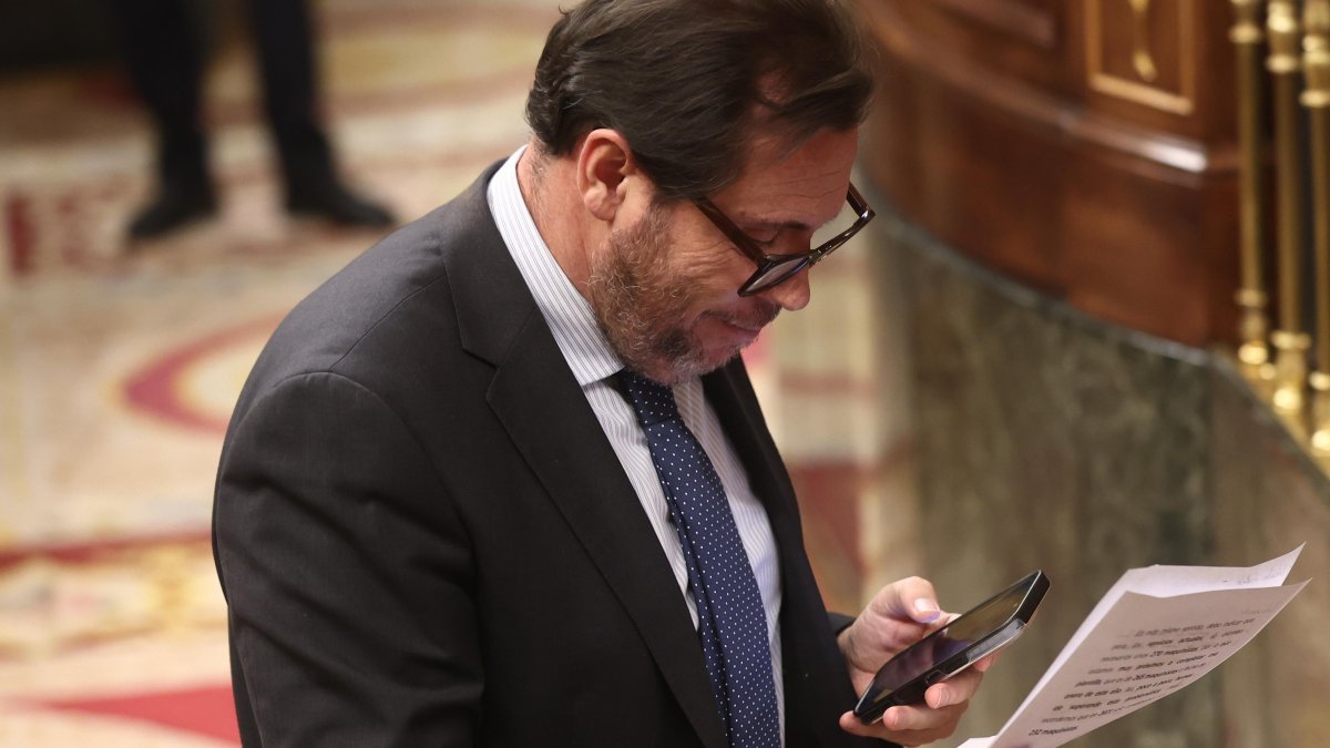 Óscar Puente no dará la cara en el Congreso para defender las ayudas a las víctimas de Adamuz