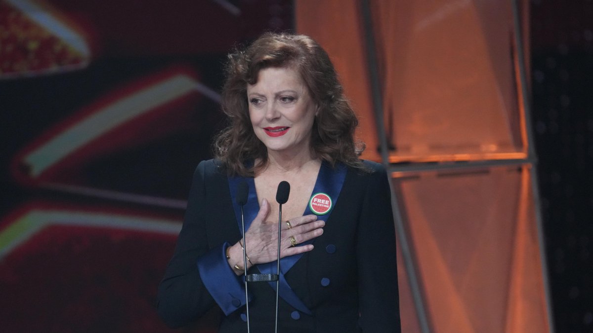 Susan Sarandon y sus piropos a Sánchez traspasan los Goya: "Le falta conocer la realidad. Se la podemos explicar"