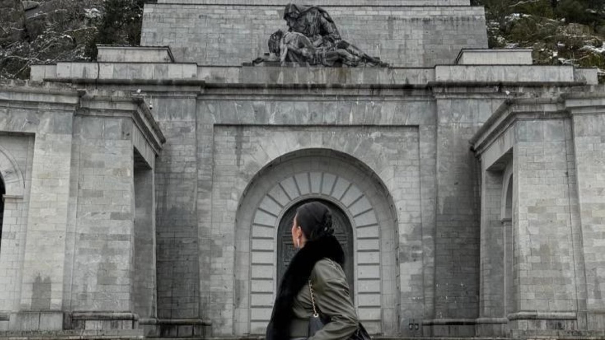 Georgina Rodríguez posa en el Valle de los Caídos