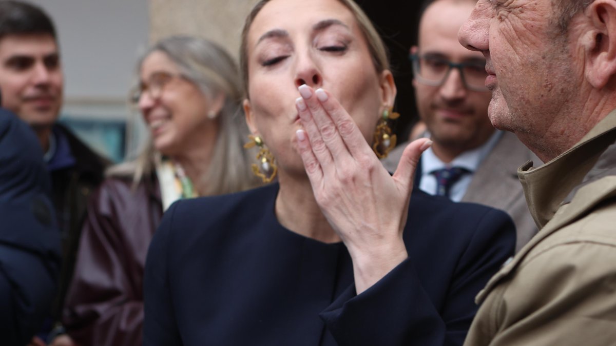 María Guardiola gana también en Castilla y León