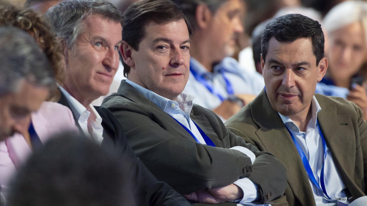 Feijóo da por "apuntalado" su liderazgo tras frenar a Abascal y busca la réplica en Andalucía