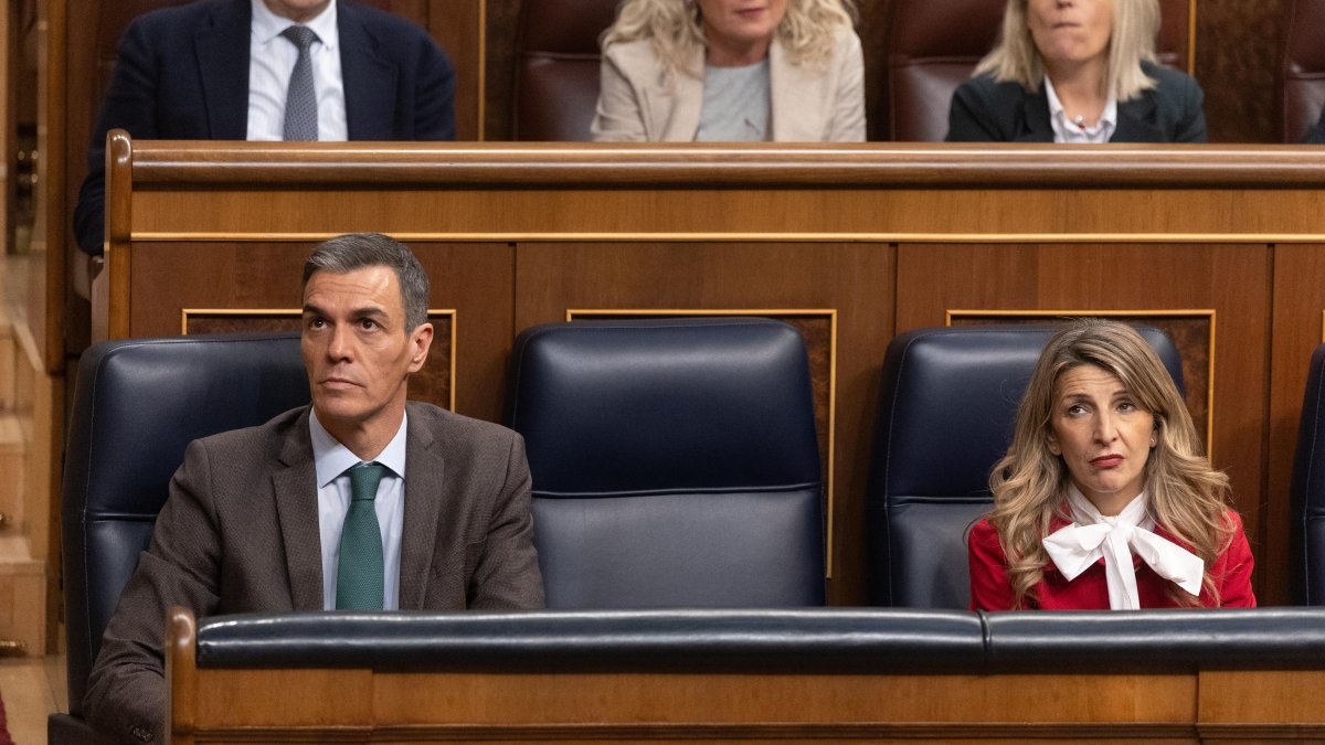 (FOTO ARCHIVO) Pedro Sánchez y Yolanda Díaz en el Congreso de los Diputados
