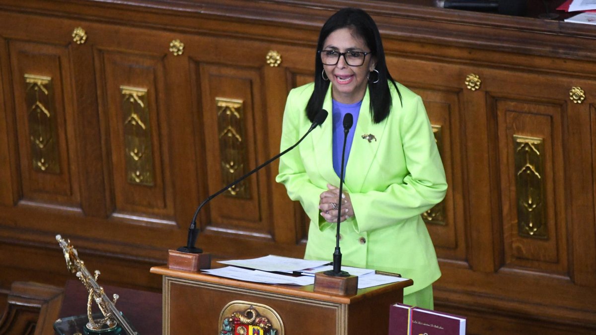 Delcy aterriza en Europa y pisa Países Bajos como si las sanciones de la UE fueran papel mojado