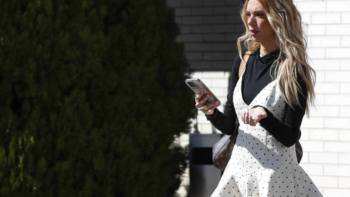 La "Alejandra Rubio escritora" destapa el secreto de su libro sin ordenador: el Word de Microsoft para iPad