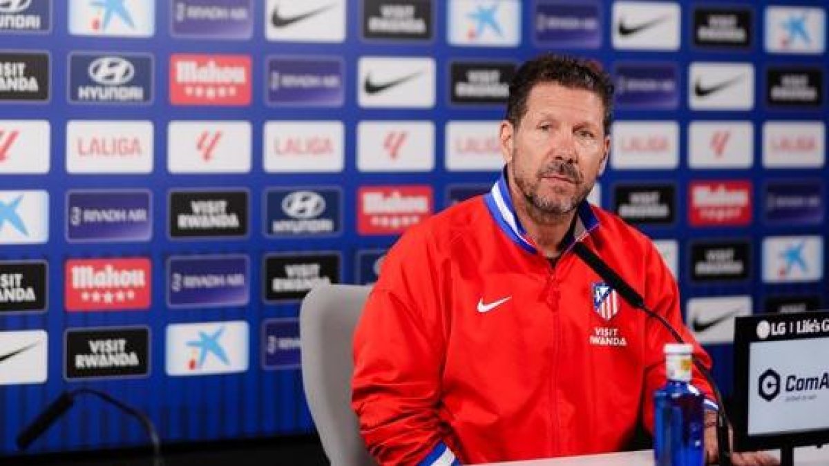 Simeone comparece en rueda de prensa previa al enfrentamiento en Sevilla