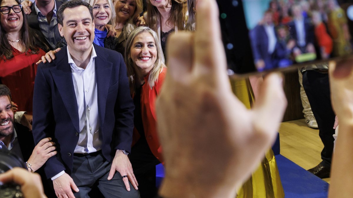 Moreno a Montero: “es el requetepasado” y acusa al PSOE de creerse con una “varita mágica”