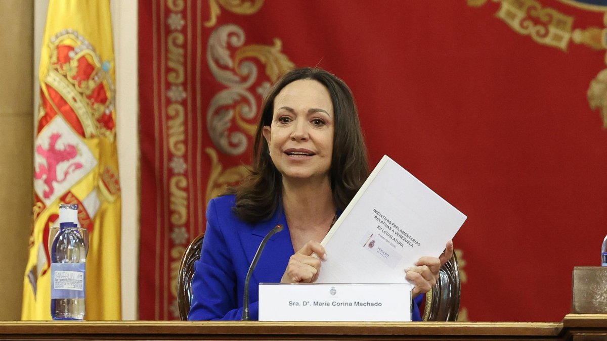 María Corina se va de España con kilos de ilusiones, y con la política exterior de Sánchez descarrilada