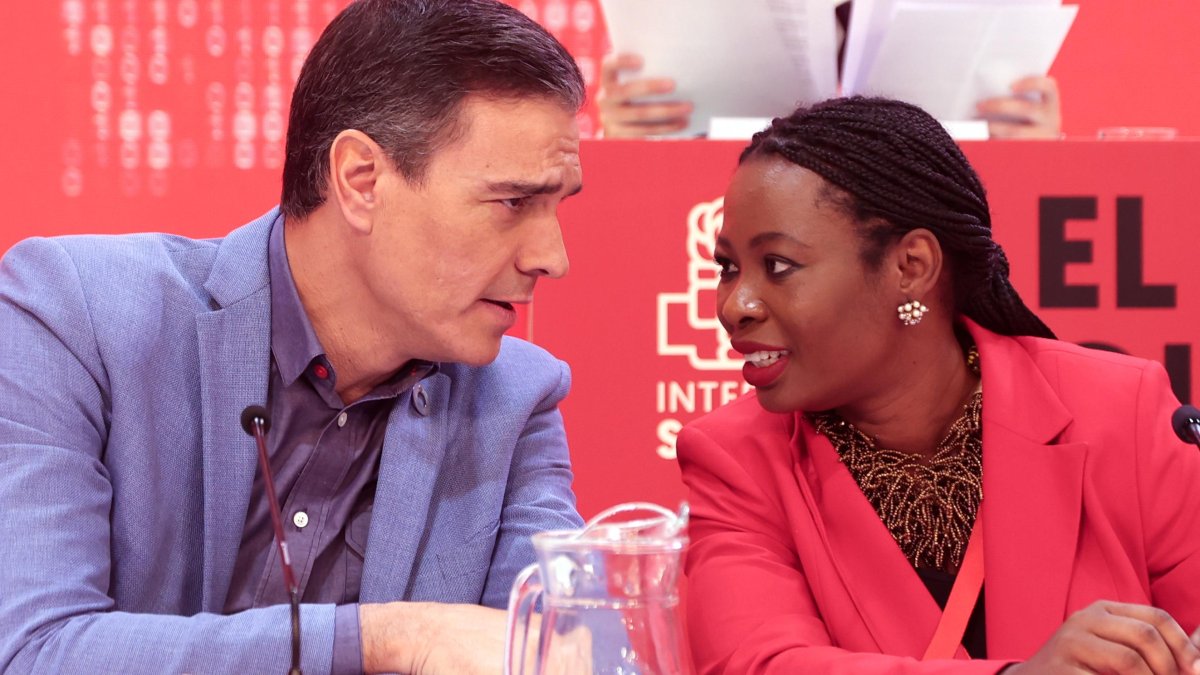 Pedro Sánchez, denunciado por acoso laboral y prácticas irregulares por una  excompañera en la Internacional Socialista