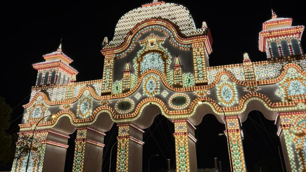 Comienza la Feria de Abril de Sevilla 2026, con el encendido de su alumbrado