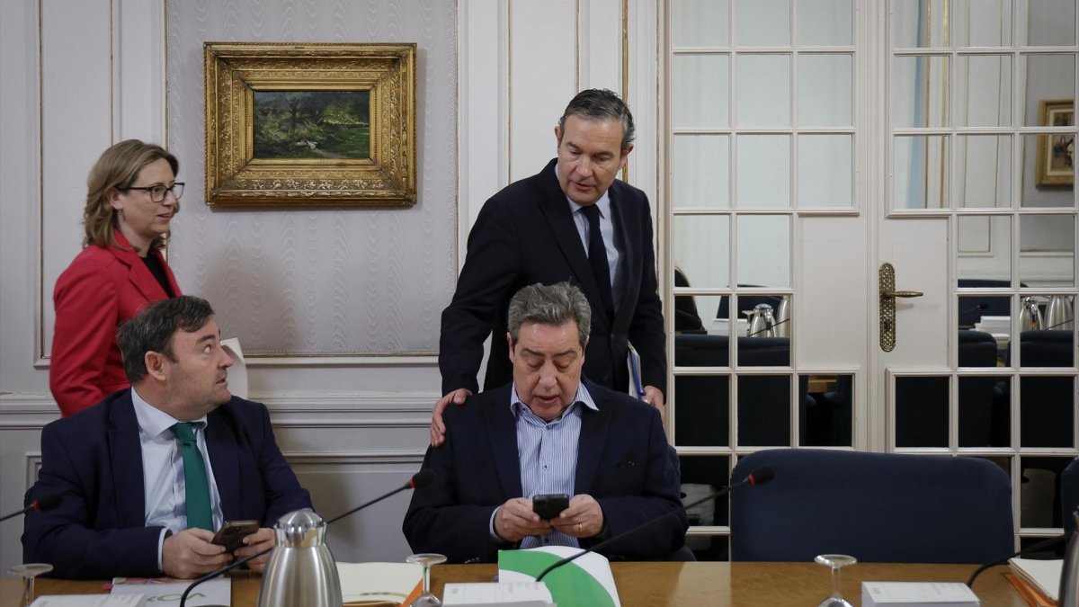 Los síndics de PP y Vox, Nando Pastor y José Mª Llanos, en la junta de síndics